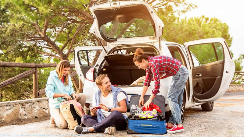 Ontdek alles wat je moet weten over de ideale autoverzekering voor zomerse avonturen, inclusief reisdekking en aanvullende verzekeringen. Bereid je voor op je zomerse roadtrips met de juiste ligging en geniet van gemoedsrust onderweg.