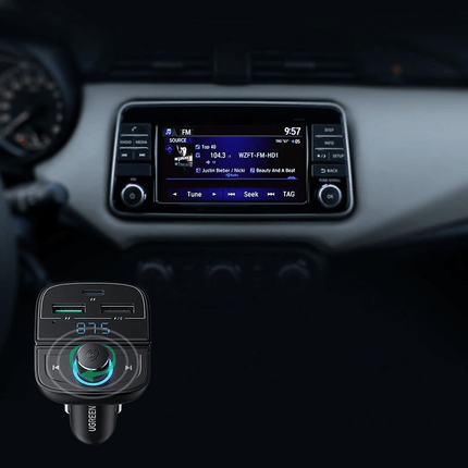 UGREEN  Bluetooth 5.0 Muziek FM Transmitter en 1x USB-C & 2x USB-A Dubbele USB Poort Autolader Zwart - VCTparts.nl